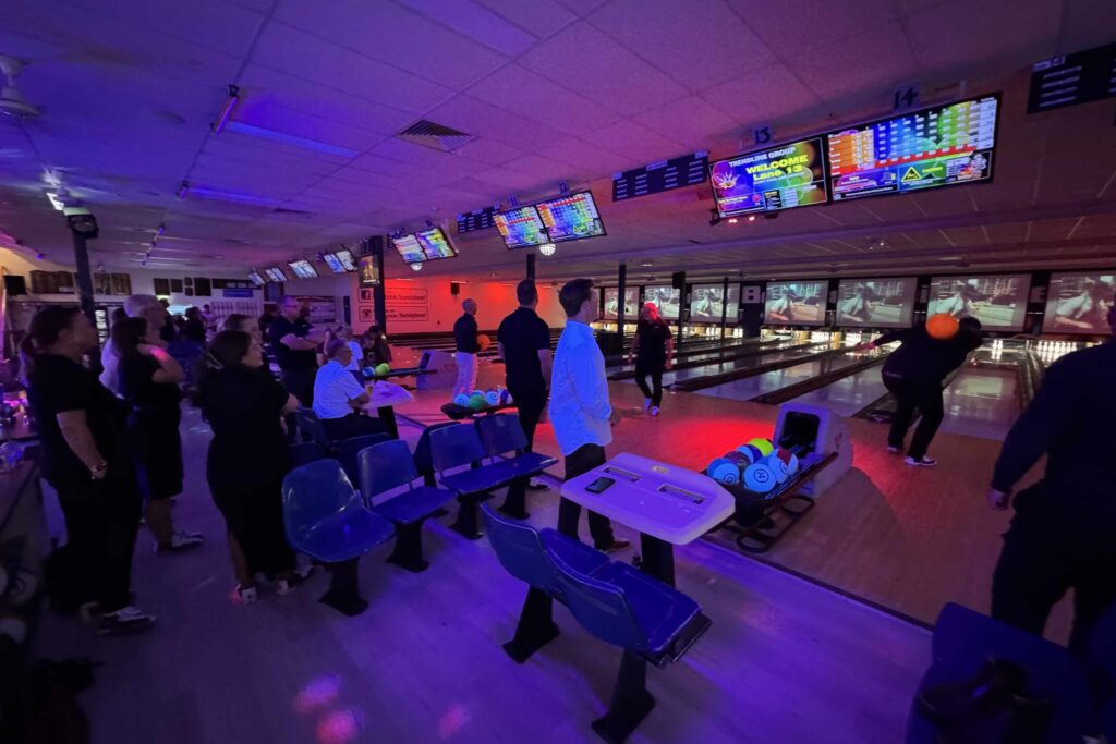 Trendline Group Team Ten Pin Bowls 1